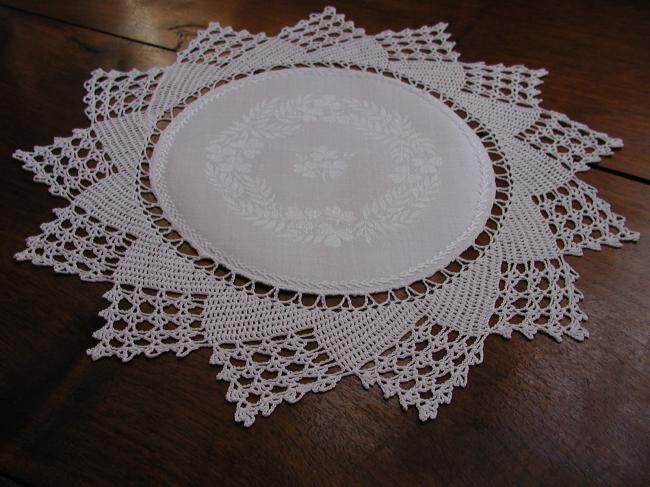 Gorgeous doily with damask linen (clover leaves) and stunning crochet lace