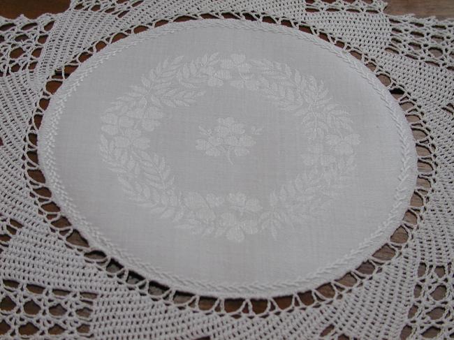 Gorgeous doily with damask linen (clover leaves) and stunning crochet lace