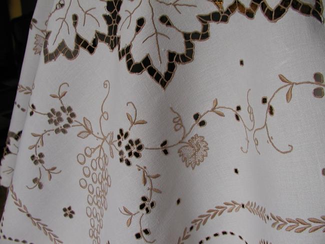 Stunning Madeira tablecloth with gorgeous Richelieu works depicting vine leaves