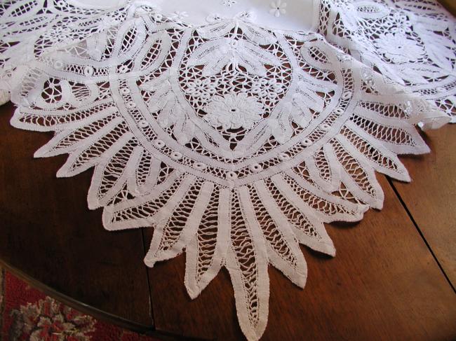 Exceptional tablecloth with battenburg tape lace and white & drawn thread works