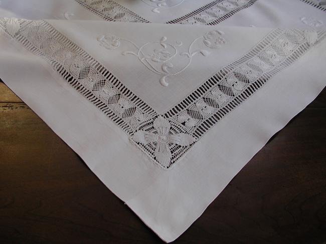 Spectacular tablecloth with Tenerife and drawn thread works, white embroidery