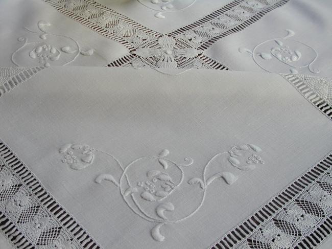 Spectacular tablecloth with Tenerife and drawn thread works, white embroidery