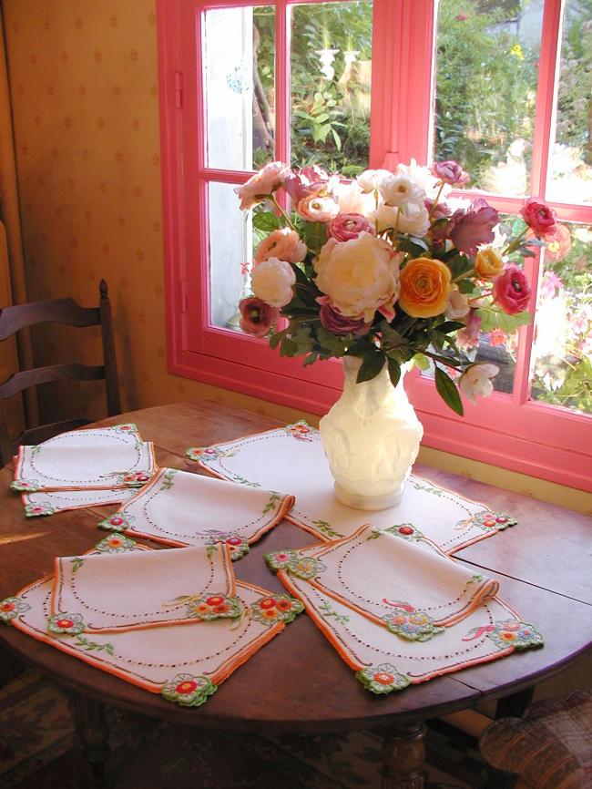 Absolutely gorgeous table mats service with hand-embroidered flowers