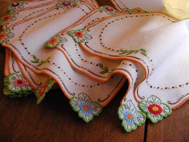 Absolutely gorgeous table mats service with hand-embroidered flowers