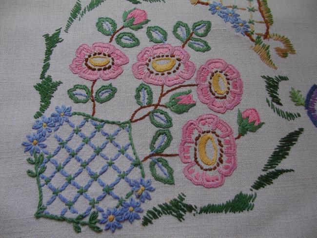 Gorgeous tablecloth with colourful embroidered flowers