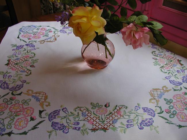 Gorgeous tablecloth with colourful embroidered flowers