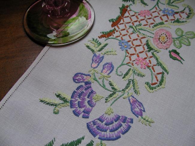 Gorgeous tablecloth with colourful embroidered flowers