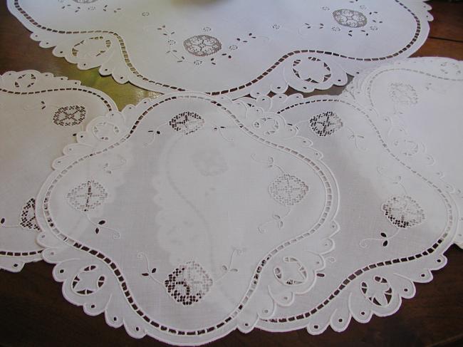 Superb luncheon service in Richelieu embroidery and inserts of filet lace 1910