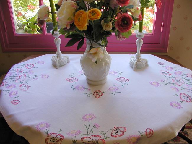 Superb tablecloth with hand-embroidered red poppies 1940-50