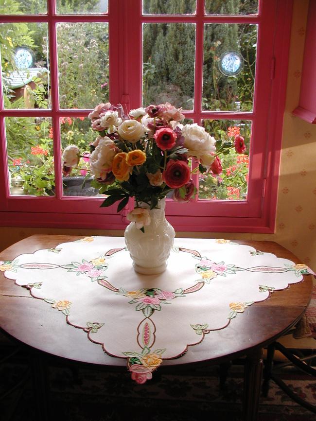 Lovely tablecloth with hand-embroidered red roses in Richelieu works 1930