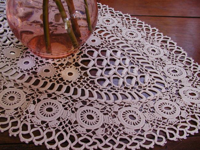 Stunning oval table centre in irish guipure lace