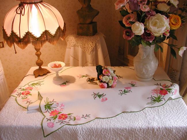 So adorable tablecloth with hand-embroidered bunches of flowers