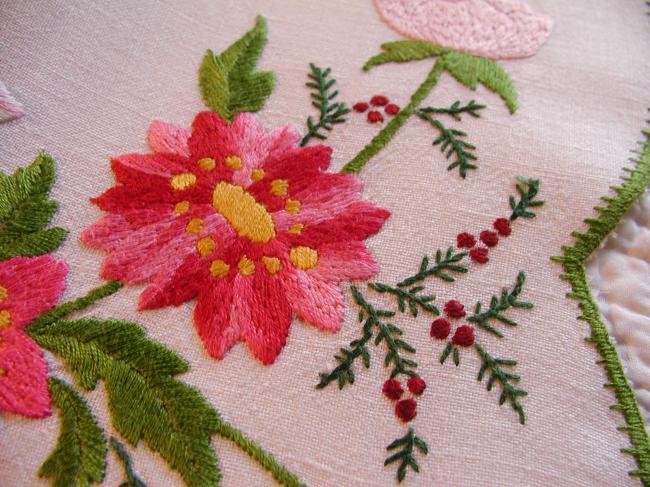 So adorable tablecloth with hand-embroidered bunches of flowers