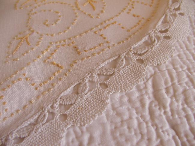 Lovely table centre with hand-embroidered stylish flowers and bobbin lace