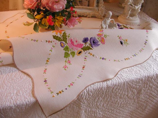 So sweet  tablecloth with hand-embroidered bunches of flowers