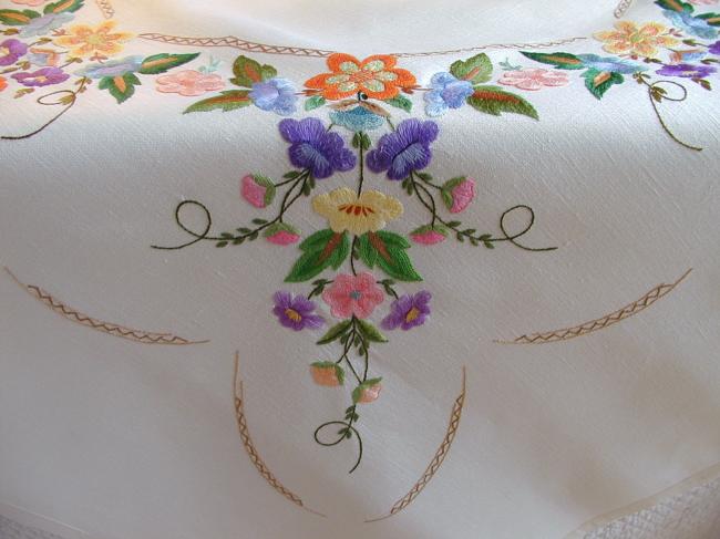 Spectacular tablecloth with hand-embroidered crown of flowers 1950