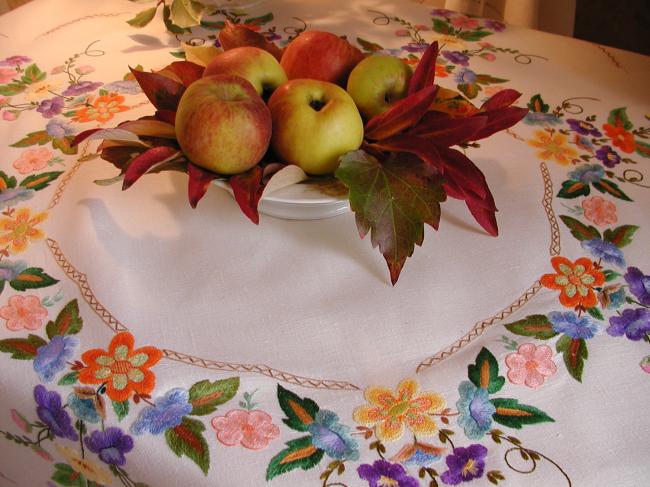 Spectacular tablecloth with hand-embroidered crown of flowers 1950