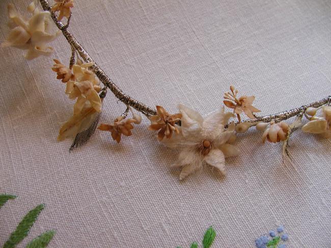 Ancienne et authentique Couronne de Mariée en fleurs doranger en cire. XIXème