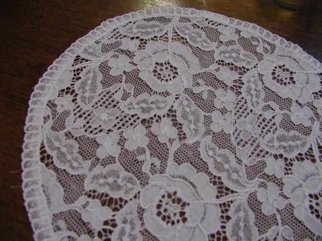 Lovely set of 3 doilies in Alencon lace with handmade edging