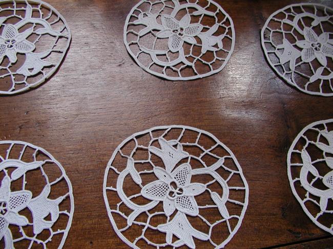 Marvellous set of 6 coasters in  hand made Venezia lace