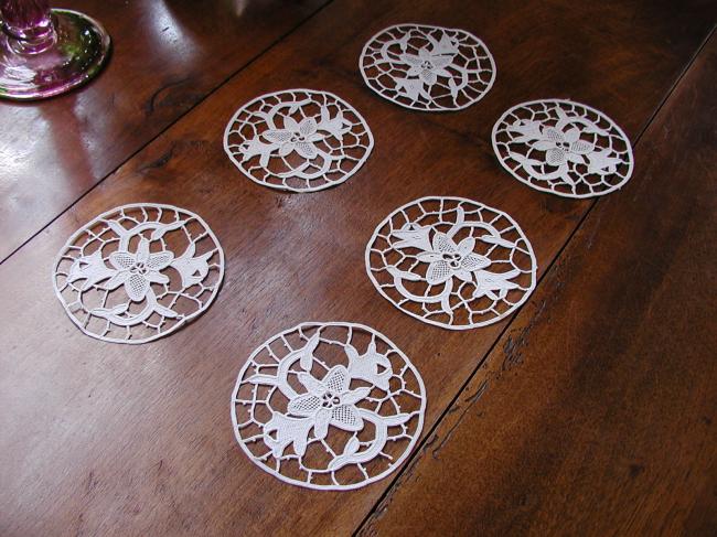 Marvellous set of 6 coasters in  hand made Venezia lace