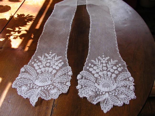 Gorgeous scarf in net lace with lovely white embroidery 1890