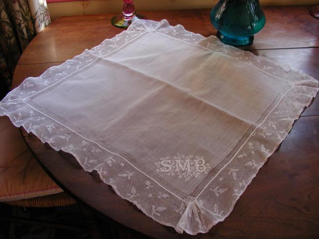 Exceptional ball handkerchief with floral monogram SMB & Valenciennes lace 1870
