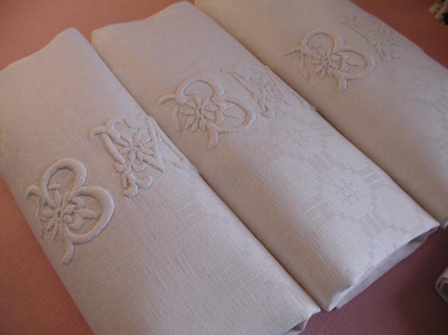 5 superbes serviettes en damassé avec riche monogramme BM