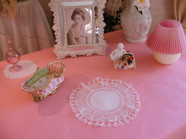 So sweet edwardian hairpin lace doily 1900