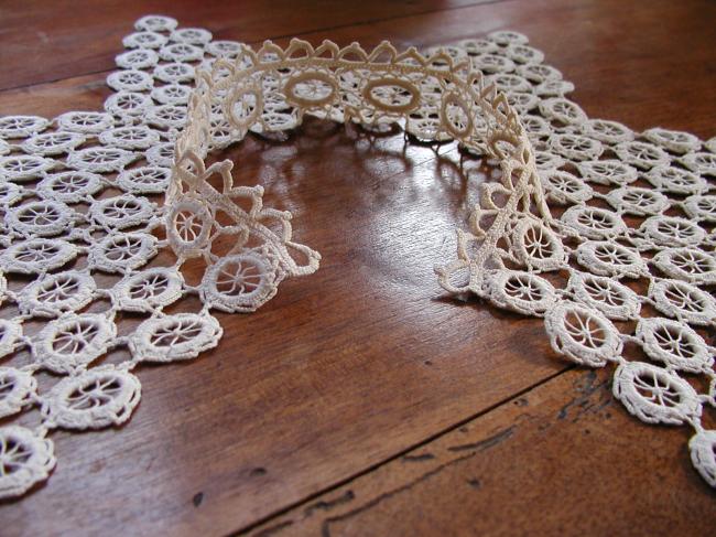 Superb irish lace collar, very original, star shape