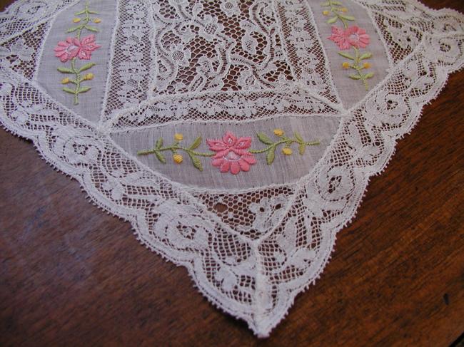 So sweet doily with fond de bonnet and colourful embroidery of flowers