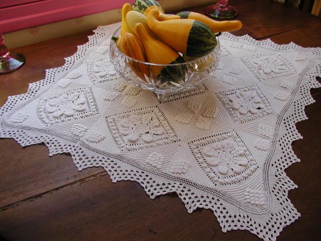 Magnifique centre de table en crochet de coton, grains de maïs & marguerites