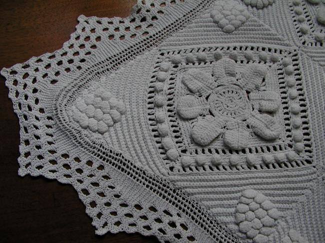 Magnifique centre de table en crochet de coton, grains de maïs & marguerites