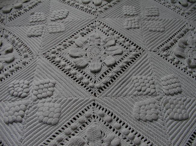 Magnifique centre de table en crochet de coton, grains de maïs & marguerites