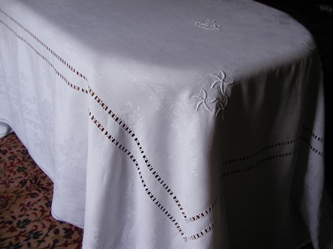 Marvellous and large banquet tablecloth with embroidered flowers and mono CC