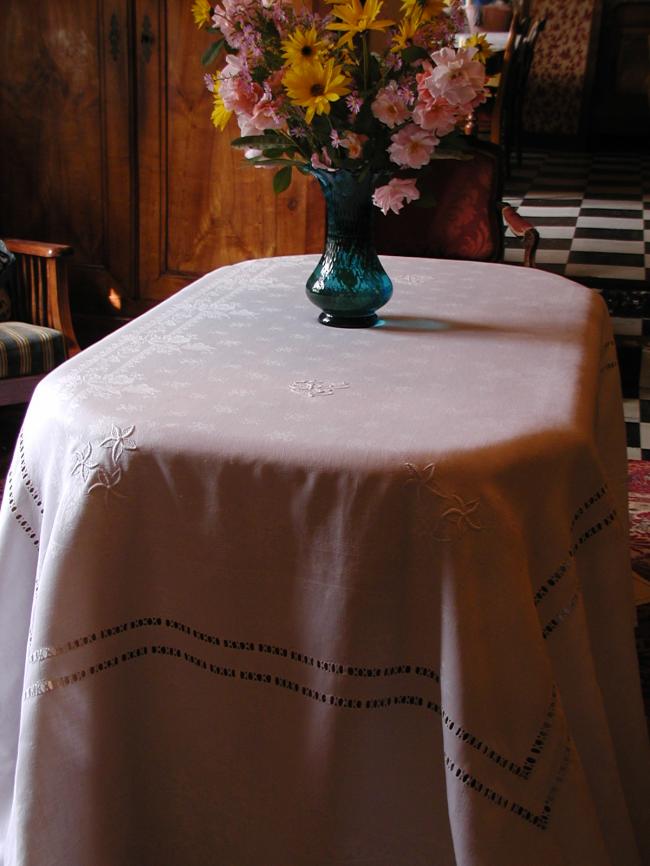 Marvellous and large banquet tablecloth with embroidered flowers and mono CC