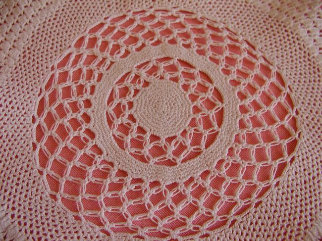 Lovely doily in Irish guipure lace 1900