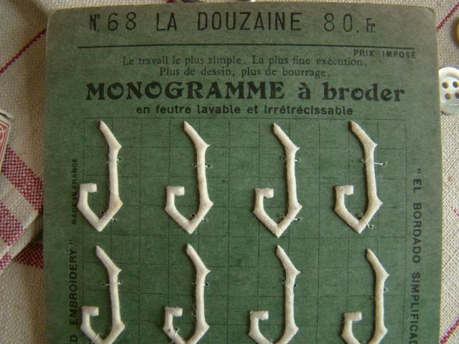 Ancienne Plaque Cartier Bresson de 12 monogrammes J à broder