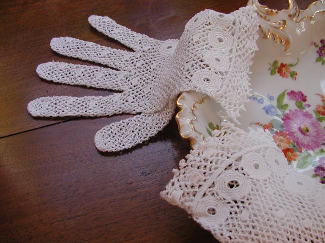 Lovely pair of white Irish lace gloves 1900