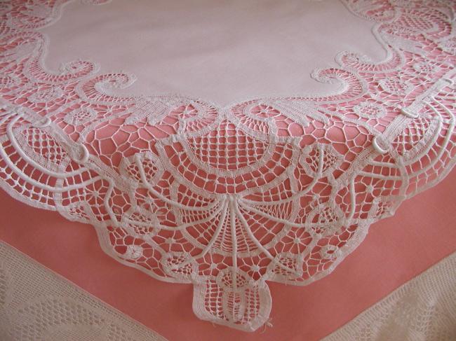 Spendeur de nappe en dentelle de lacets de Battenbourg 1900