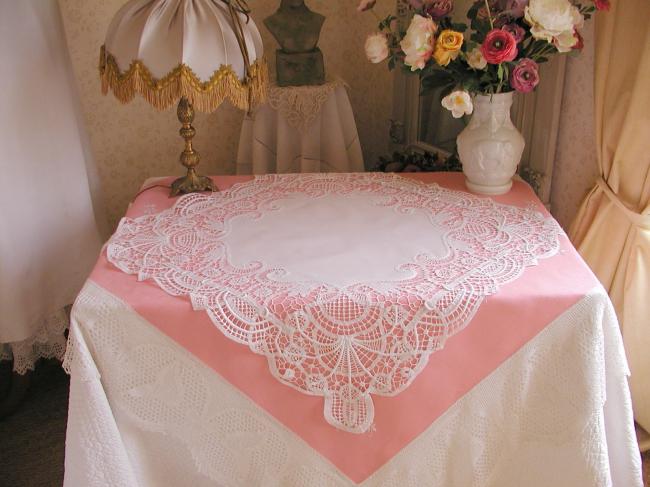 Spendeur de nappe en dentelle de lacets de Battenbourg 1900