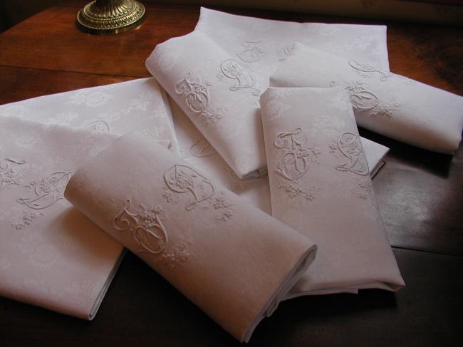 Exceptional set of 8 serviettes with gorgeous floral monogram DJ, circa 1880