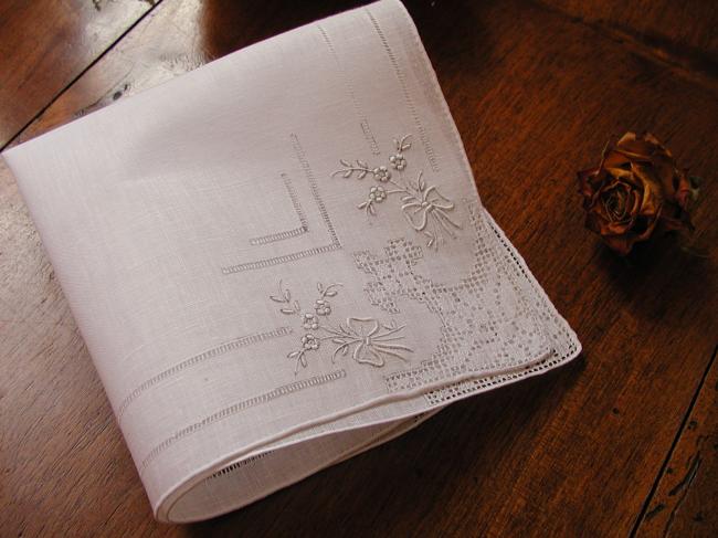 Stunning handkerchief in linon of linon with drawn thread and white works