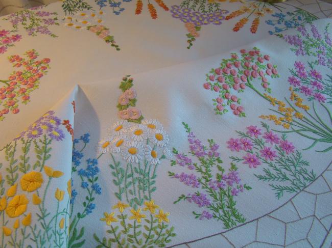 Breathtaking tablecloth with hand-embroidered Summer's flowers