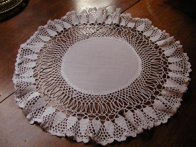 Lovely handmade doily with crochet lace, design flame 1920