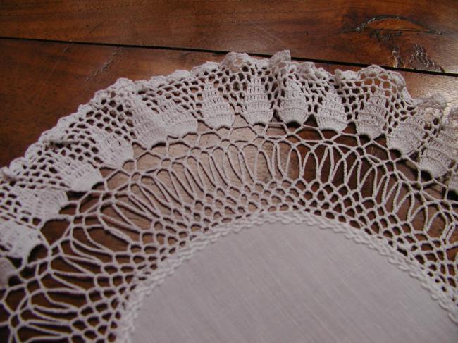 Lovely handmade doily with crochet lace, design flame 1920