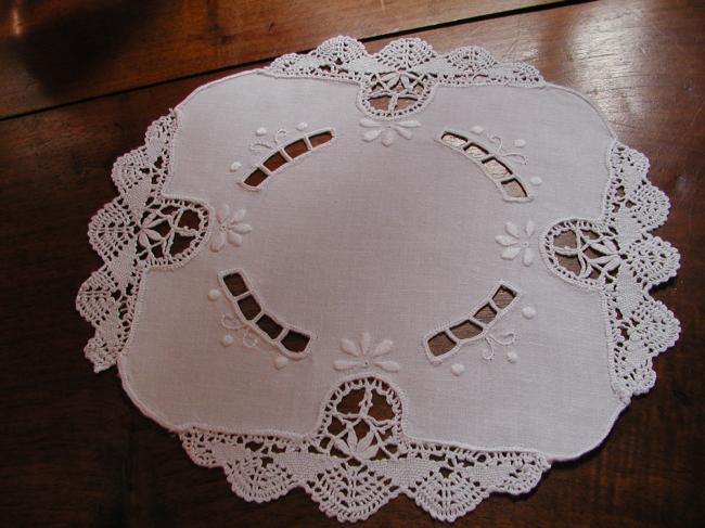 Very pretty doily with Richelieu embroidery and Cluny lace