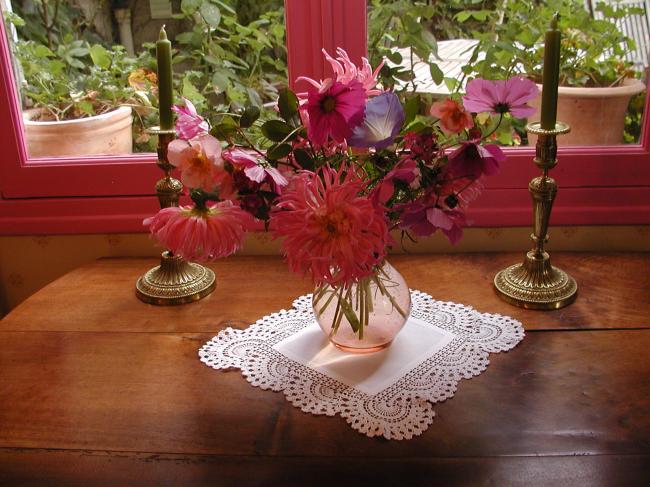 Gorgeous linen doily with irish guipure lace 1910