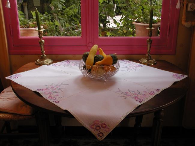 So sweet tablecloth with colourful embroidered flowers