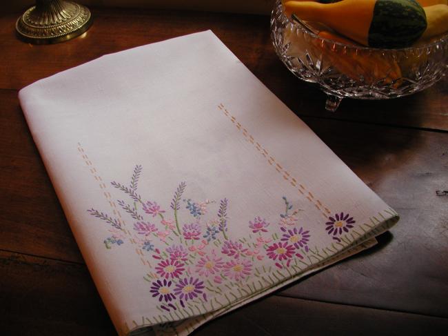 So sweet tablecloth with colourful embroidered flowers